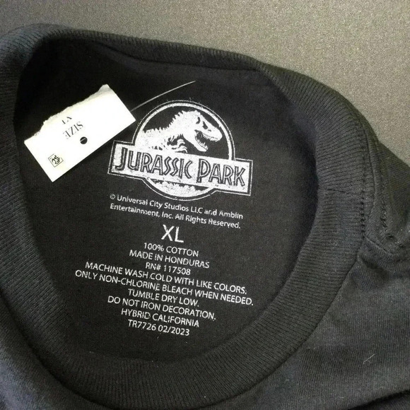 NWT Jurassic Park Unisex Kids Black‎ Short Sleeve Crew Neck Graphic Tee Size XL - Picture 3 of 7